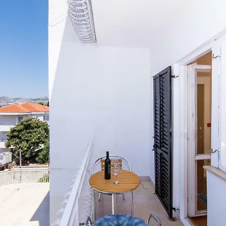 Roma Apartment *
