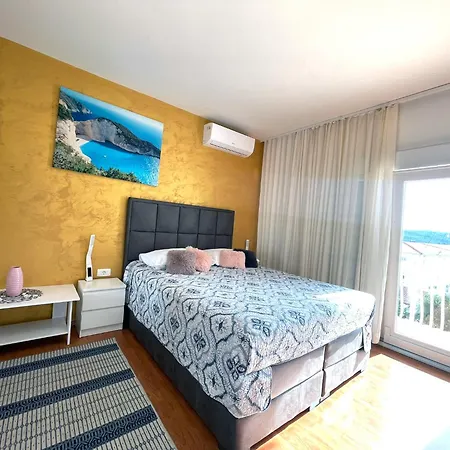 Apartment Roma *